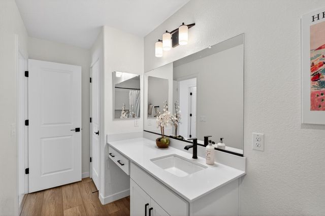 10156 Zane Way, Elk Grove, CA 95757