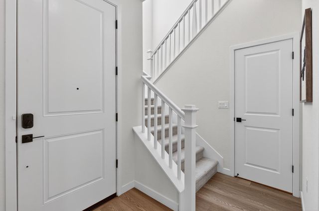 10156 Zane Way, Elk Grove, CA 95757