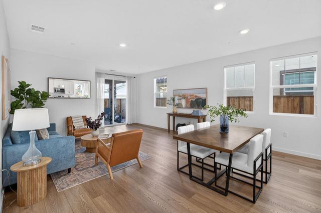 10156 Zane Way, Elk Grove, CA 95757