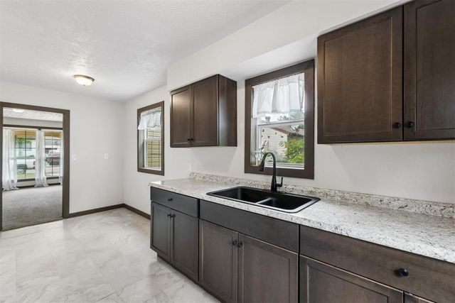 1412 Magnolia Lane, Midwest City, OK 73110