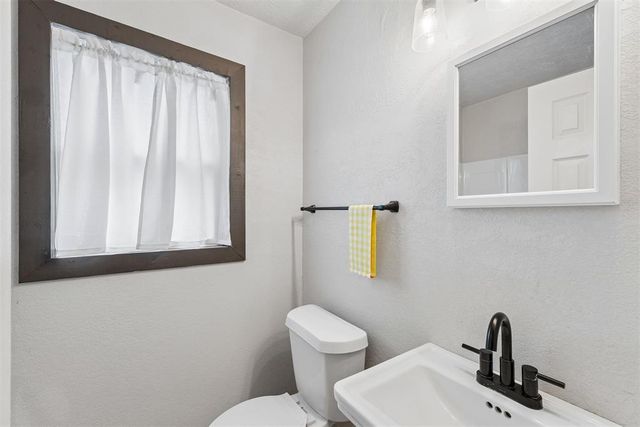 1412 Magnolia Lane, Midwest City, OK 73110