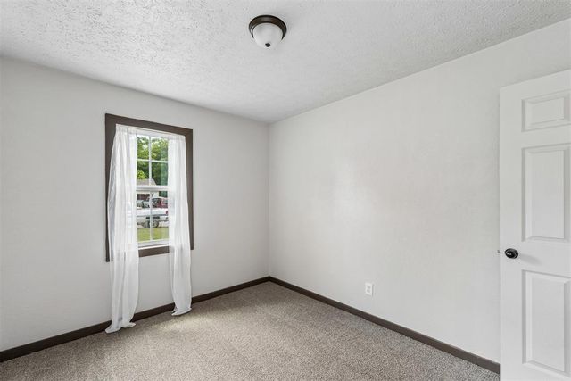 1412 Magnolia Lane, Midwest City, OK 73110
