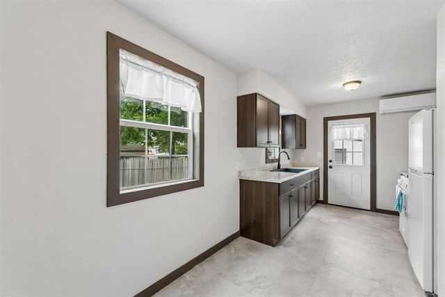 1412 Magnolia Lane, Midwest City, OK 73110