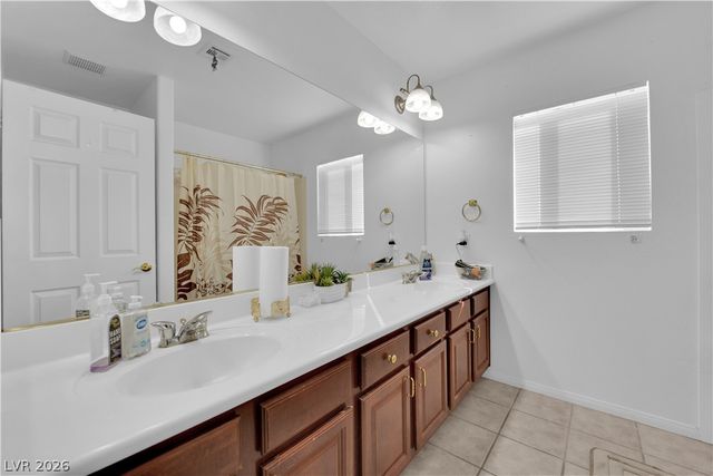 10568 Salmon Leap Street, Las Vegas, NV 89183