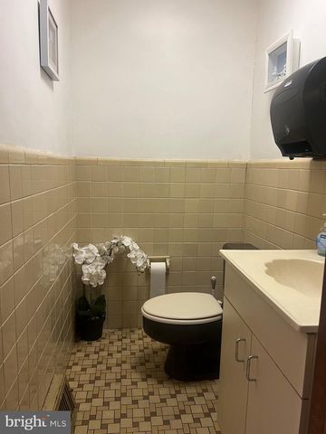 1301 S BROAD ST, Philadelphia, PA 19147