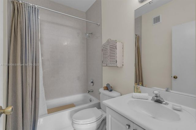 11438 NW 62nd Ter 223, Doral, FL 33178