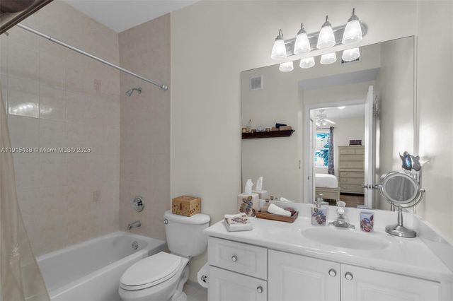 11438 NW 62nd Ter 223, Doral, FL 33178