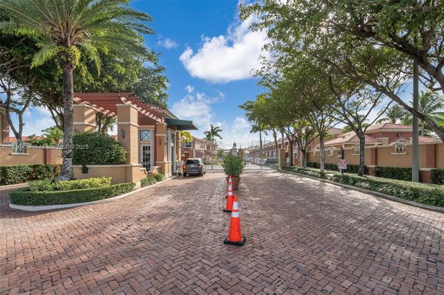 11438 NW 62nd Ter 223, Doral, FL 33178