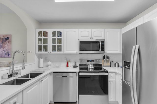 11438 NW 62nd Ter 223, Doral, FL 33178