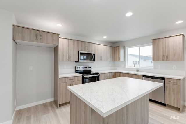 17154 N Swan Springs Pl, Nampa, ID 83687