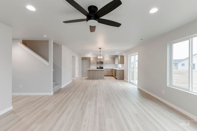 17154 N Swan Springs Pl, Nampa, ID 83687