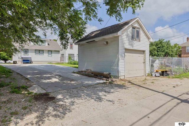 1007 S 28th Street, Omaha, NE 68105