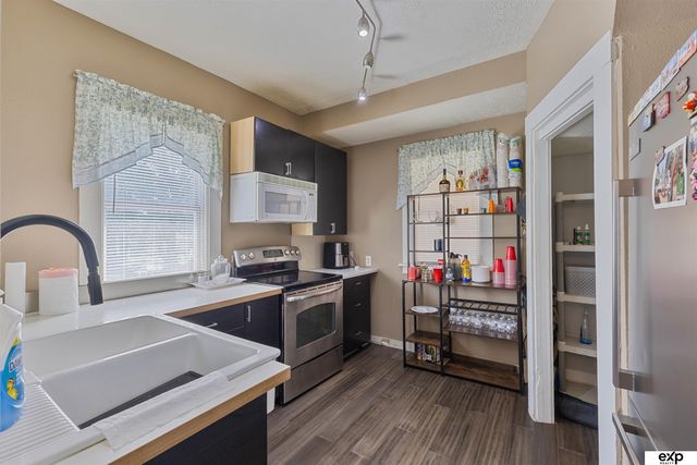 1007 S 28th Street, Omaha, NE 68105