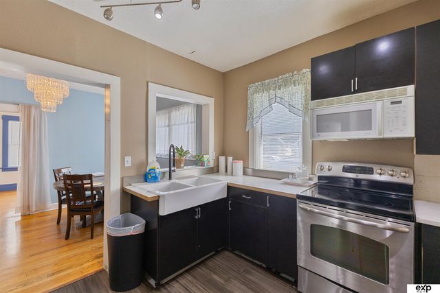 1007 S 28th Street, Omaha, NE 68105