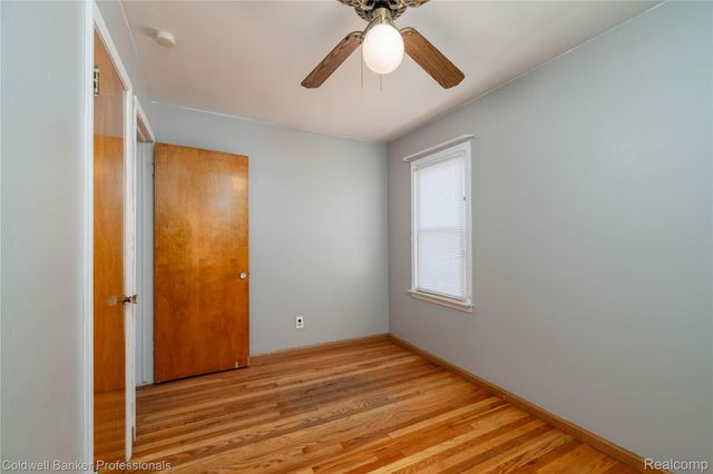 9388 Salem, Redford Charter Township, MI 48239