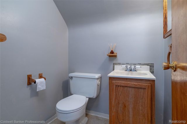9388 Salem, Redford Charter Township, MI 48239