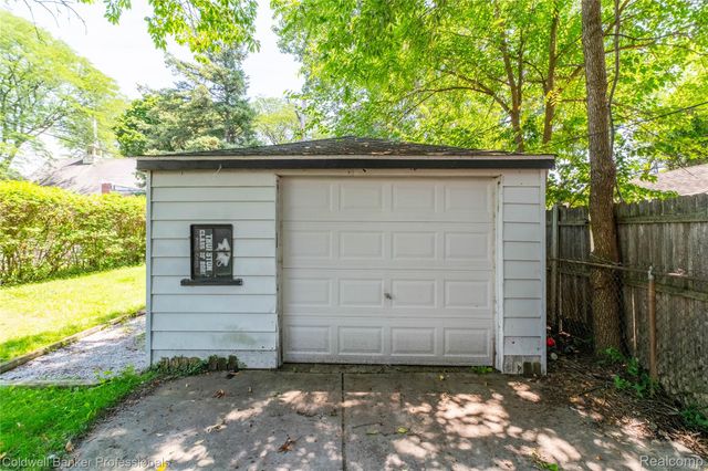 9388 Salem, Redford Charter Township, MI 48239