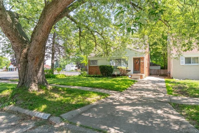 9388 Salem, Redford Charter Township, MI 48239
