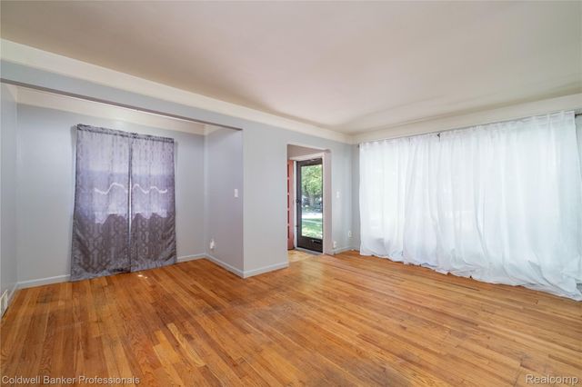 9388 Salem, Redford Charter Township, MI 48239
