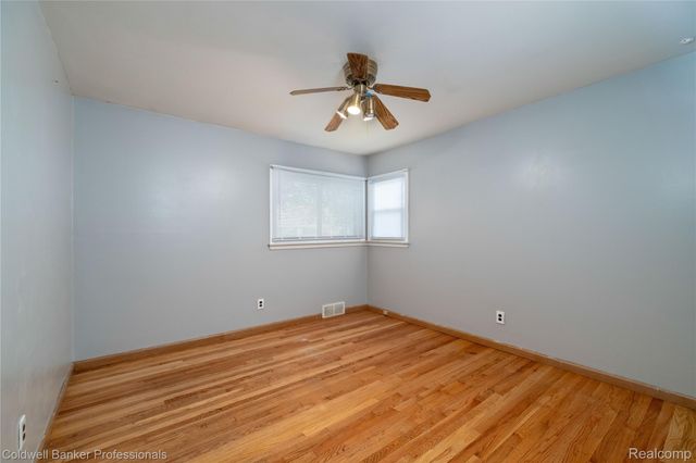 9388 Salem, Redford Charter Township, MI 48239