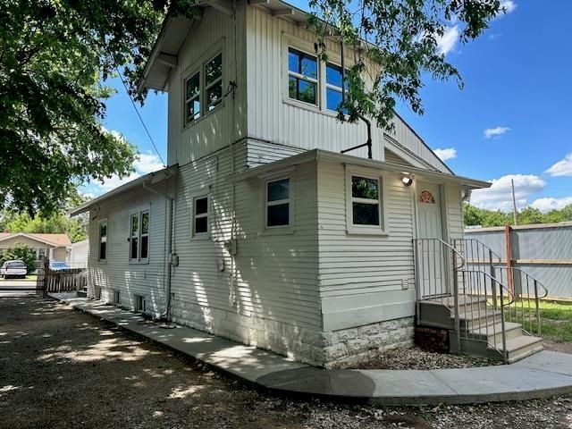 1118 S Hydraulic, Wichita, KS 67211