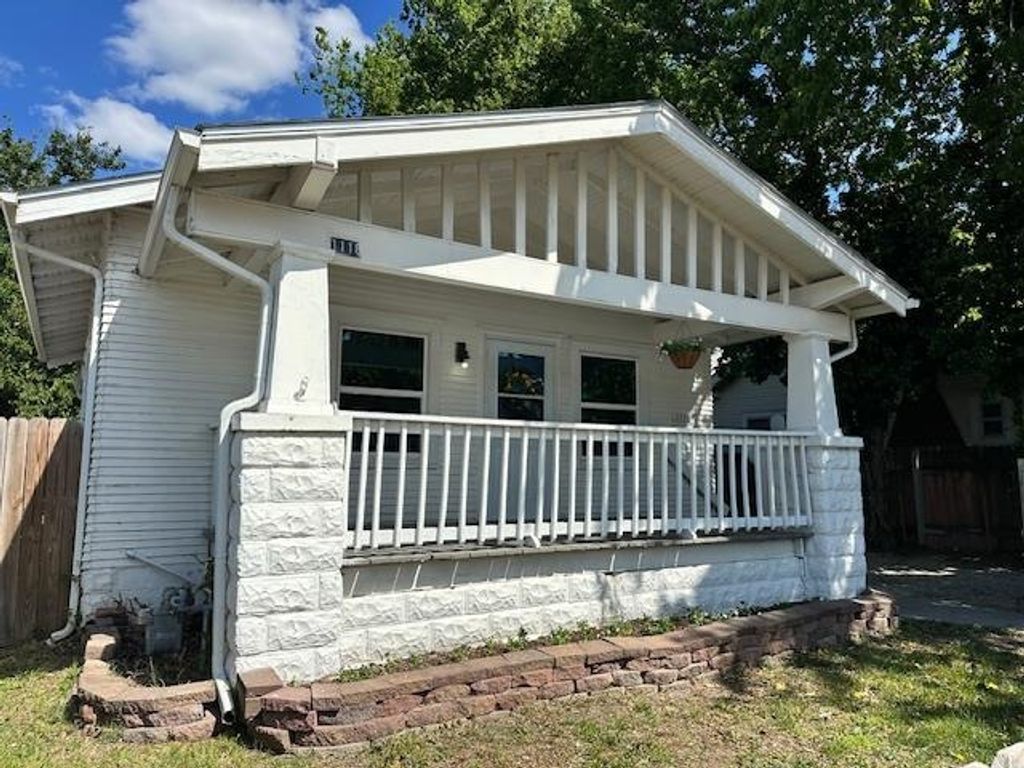 1118 S Hydraulic, Wichita, KS 67211