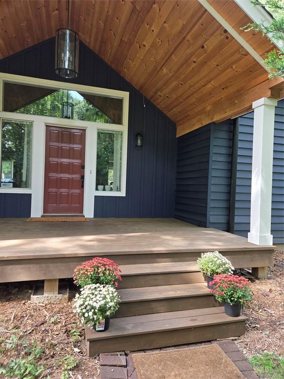 7 Waterview Drive, Port Jefferson, NY 11777 — exterior