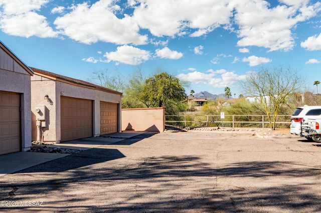 2417 N Palo Hacha Drive, Tucson, AZ 85745