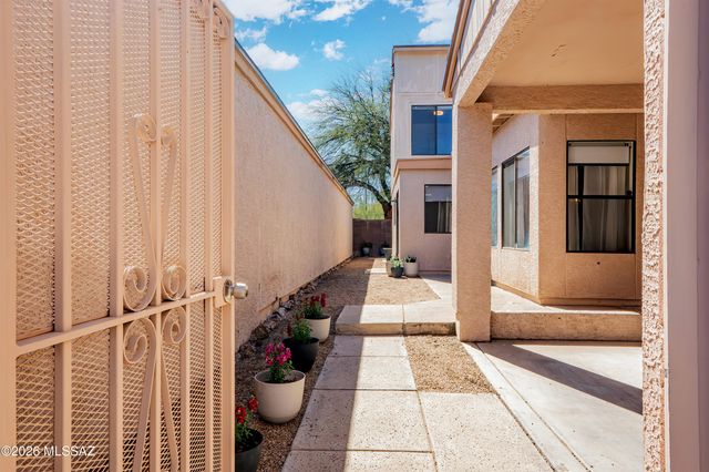 2417 N Palo Hacha Drive, Tucson, AZ 85745