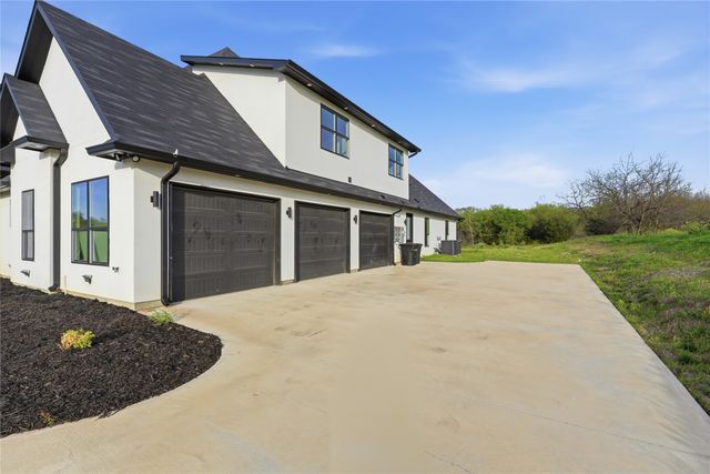 1107 Lily Court, Grand Prairie, TX 75104