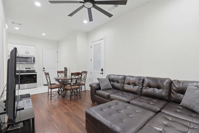 1107 Lily Court, Grand Prairie, TX 75104