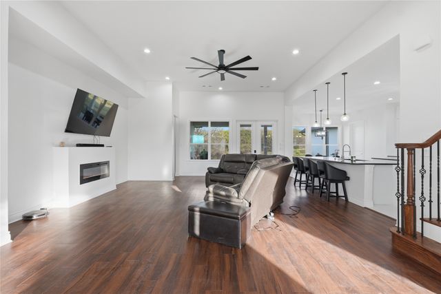 1107 Lily Court, Grand Prairie, TX 75104