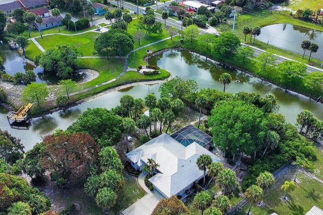 612 SE 6th Street, Stuart, FL 34994