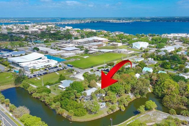 612 SE 6th Street, Stuart, FL 34994