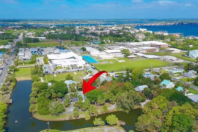 612 SE 6th Street, Stuart, FL 34994