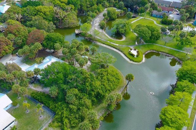 612 SE 6th Street, Stuart, FL 34994