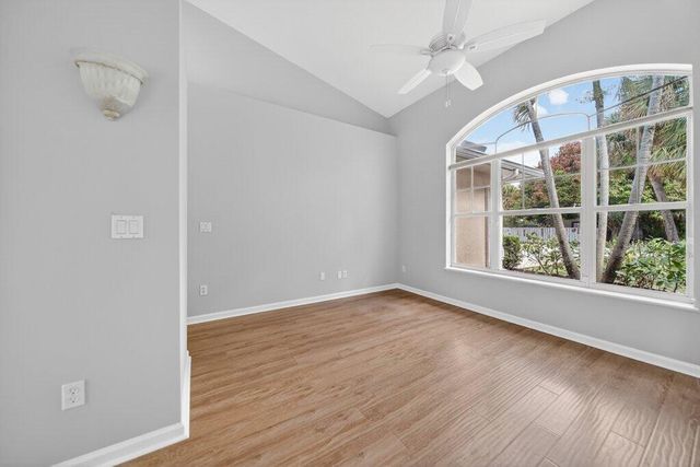 612 SE 6th Street, Stuart, FL 34994