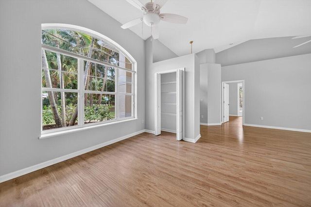 612 SE 6th Street, Stuart, FL 34994