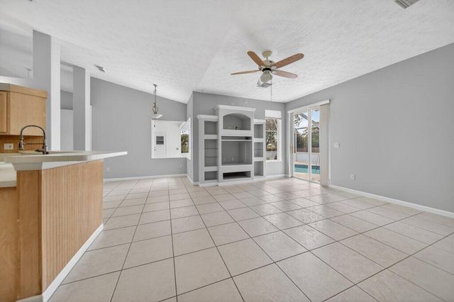 612 SE 6th Street, Stuart, FL 34994