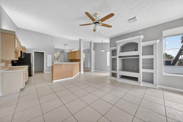 612 SE 6th Street, Stuart, FL 34994