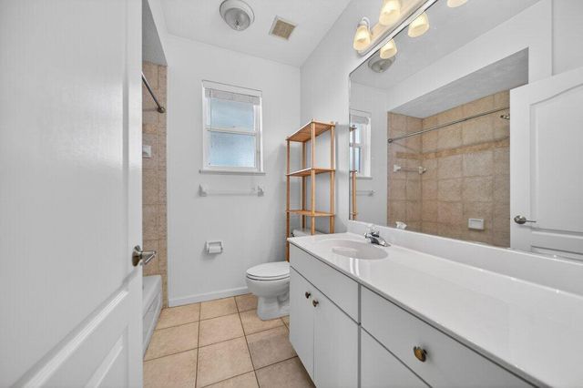 612 SE 6th Street, Stuart, FL 34994