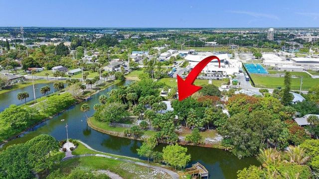 612 SE 6th Street, Stuart, FL 34994