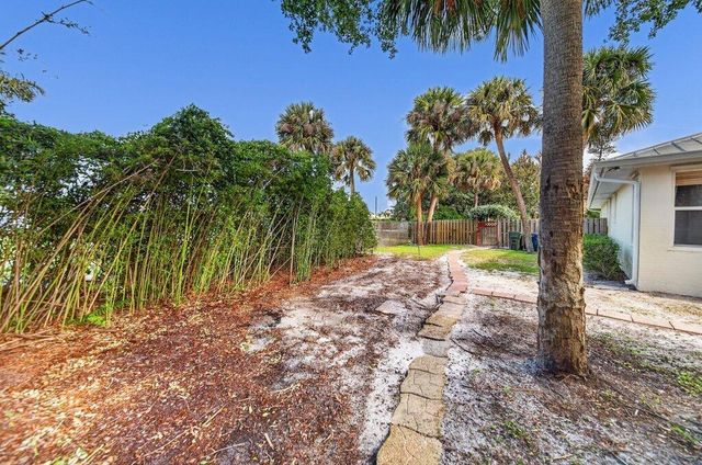 612 SE 6th Street, Stuart, FL 34994