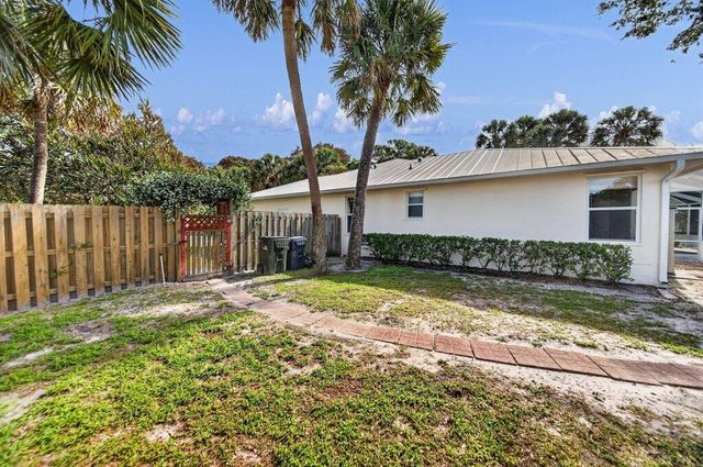 612 SE 6th Street, Stuart, FL 34994