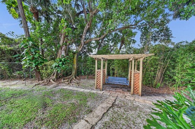 612 SE 6th Street, Stuart, FL 34994