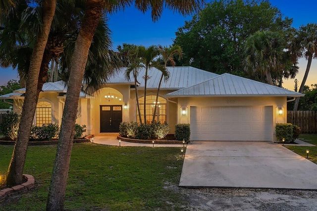 612 SE 6th Street, Stuart, FL 34994