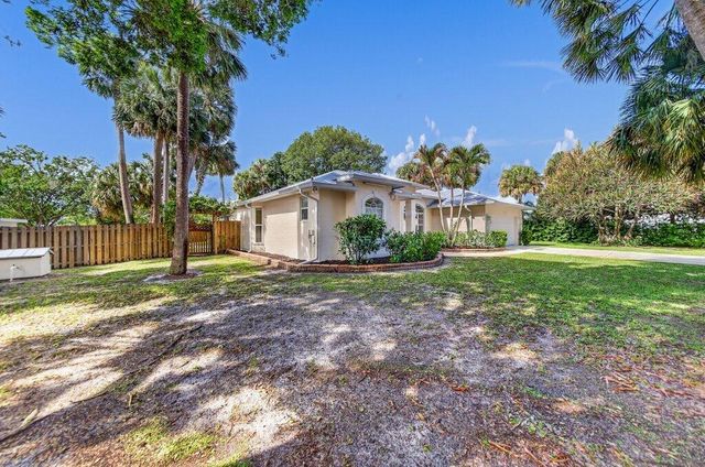 612 SE 6th Street, Stuart, FL 34994