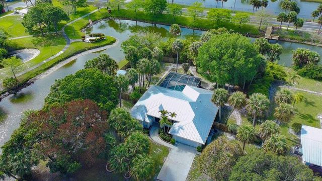 612 SE 6th Street, Stuart, FL 34994