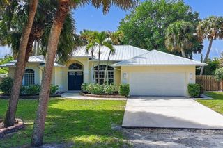 612 SE 6th Street, Stuart, FL 34994