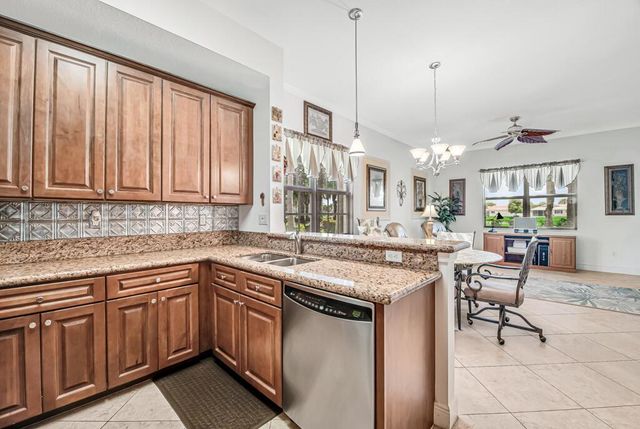 9778 Bowline 101, West Palm Beach, FL 33411